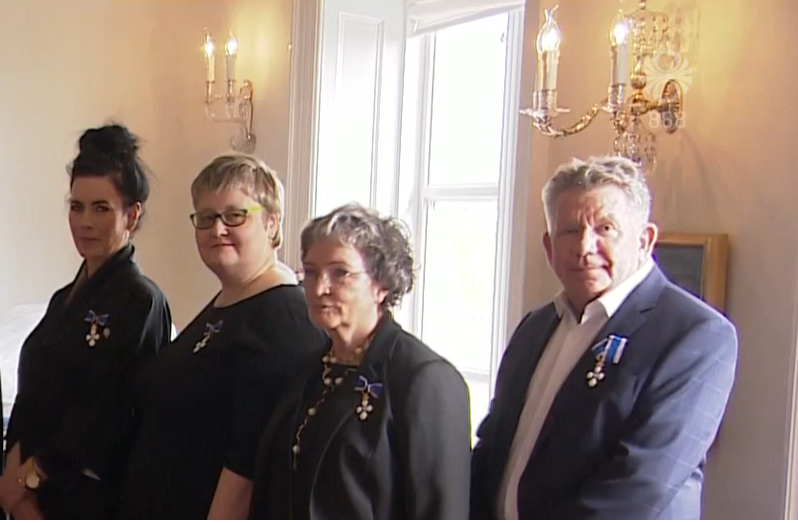 Felix Valsson fær fálkaorðu