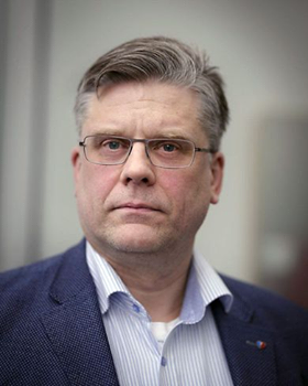 Fyrstu merkin um fæðingu tvöfalds heilbrigðiskerfis