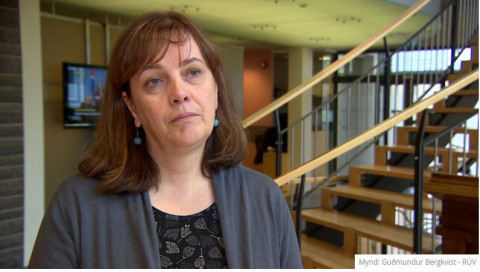 Deila hart á ráðherra vegna rammasamnings